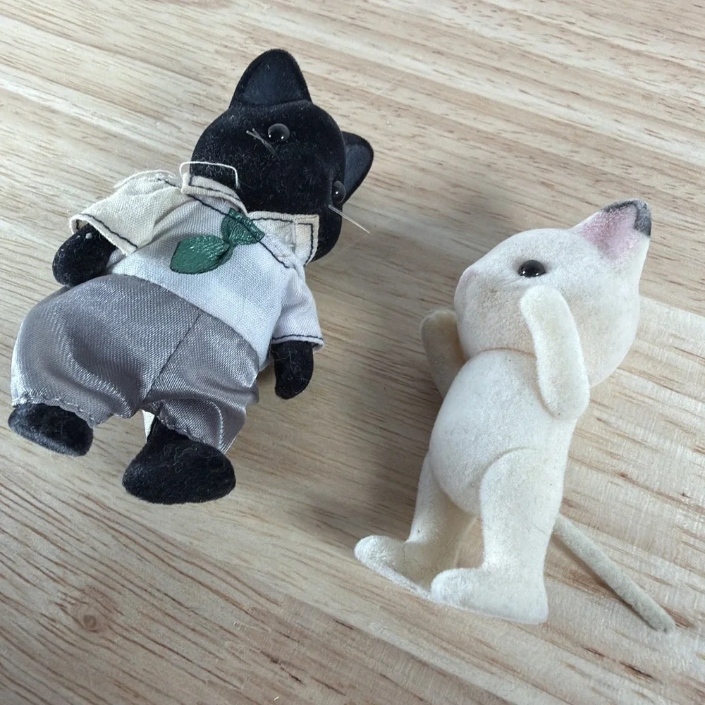 Calico Critters Sylvanian Family Go Lightly Silk Cat Child Epoch Lot Of 2